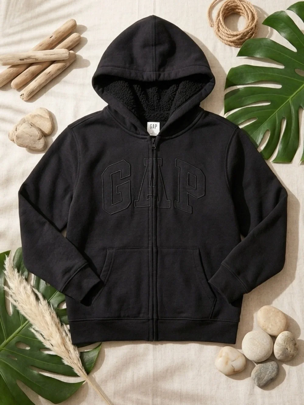 GAP Boys Black Sherpa-Lined Full-Zip Hoodie – Cozy Logo Sweatshirt